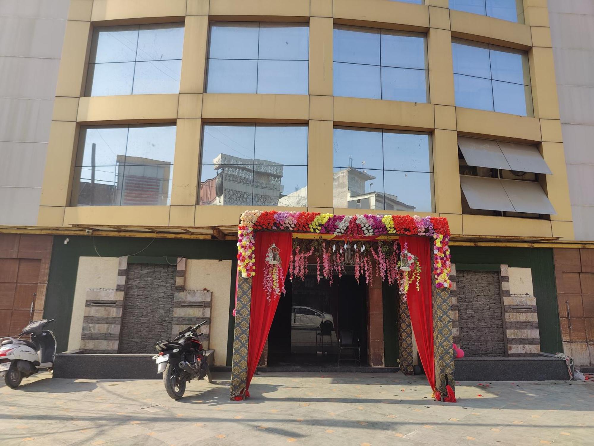 Hotel Sanjay Galaxy,Kanpur Extérieur photo