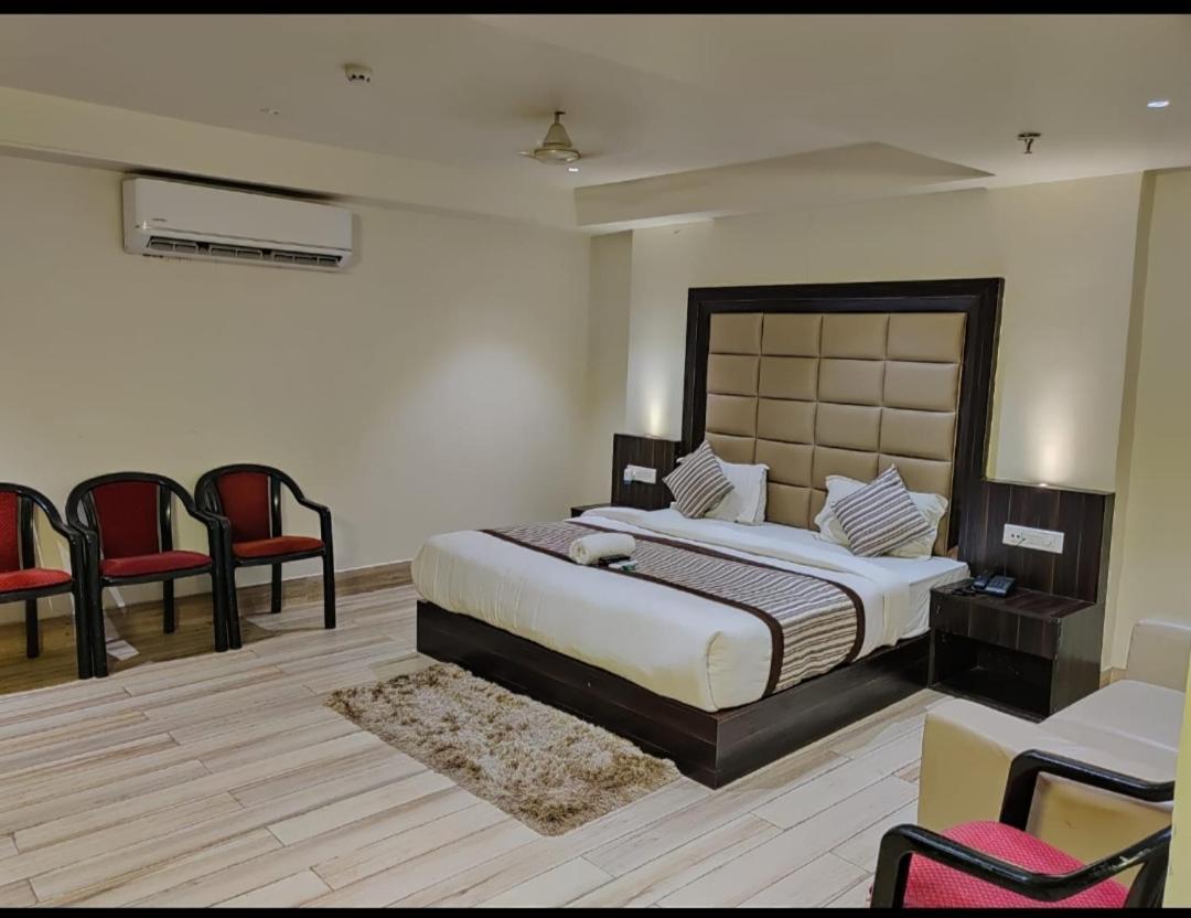 Hotel Sanjay Galaxy,Kanpur Extérieur photo